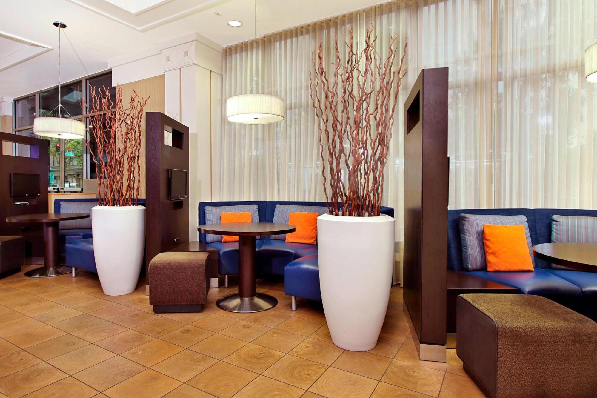 Courtyard Oakland Downtown Hotel Екстериор снимка